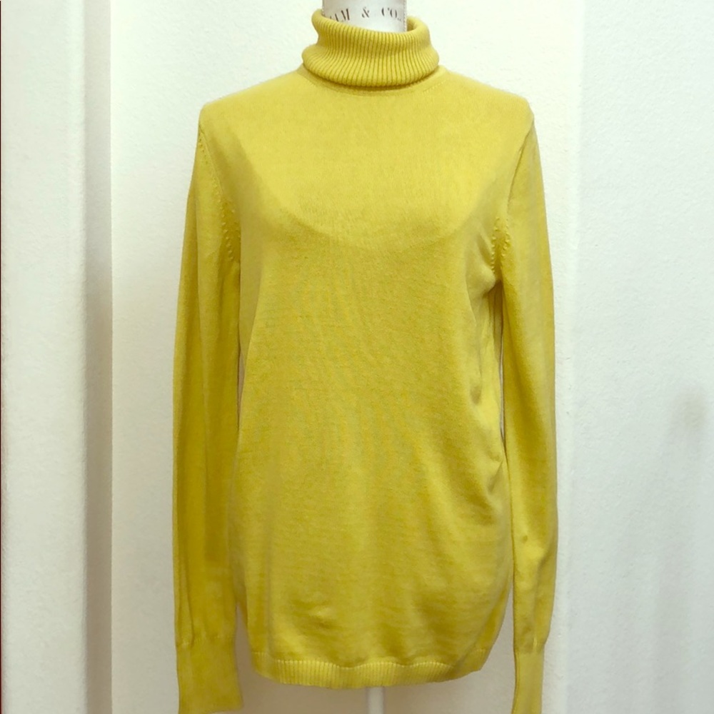 Chartreuse Green Gap Turtleneck Size Large